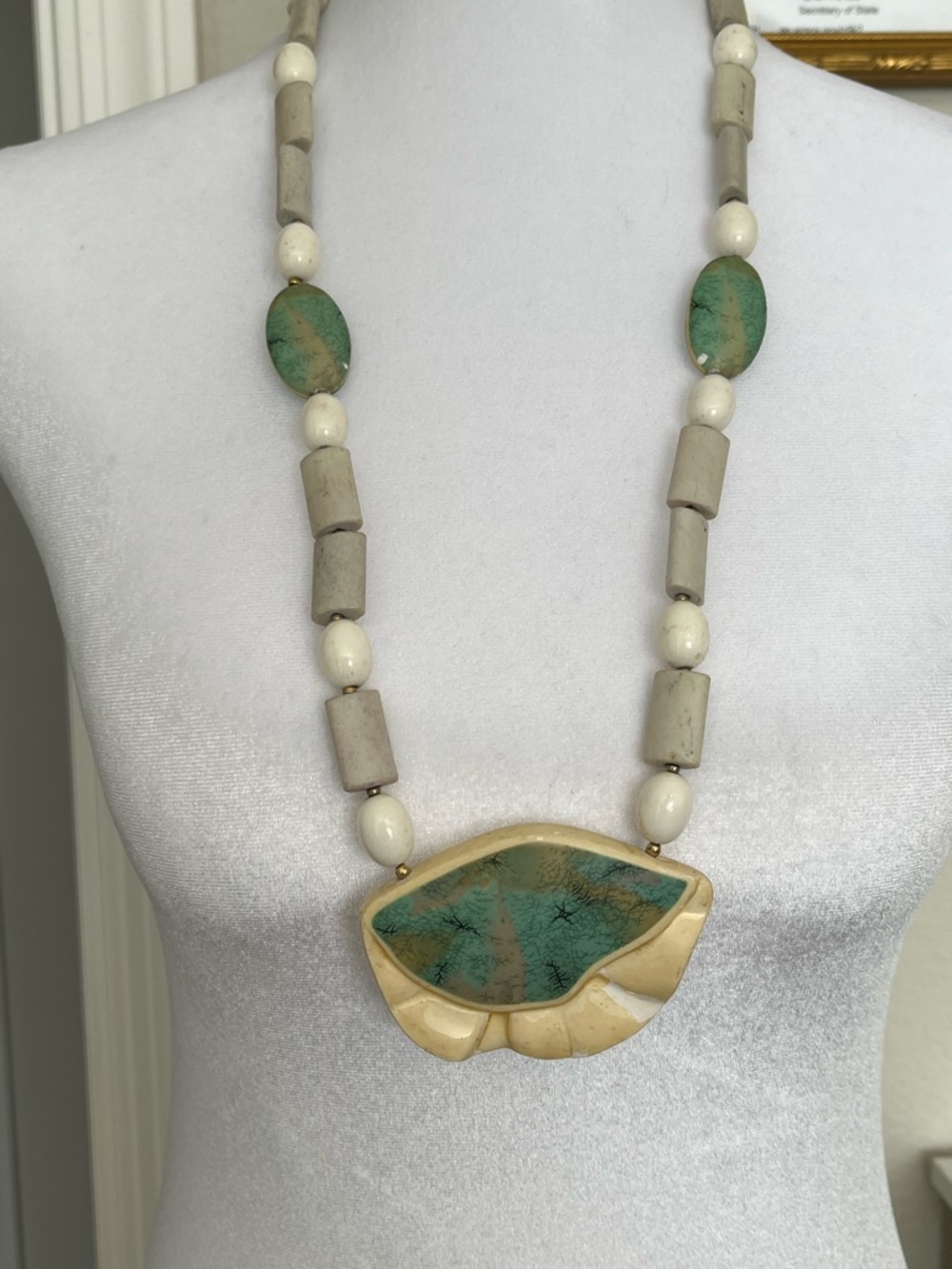 VINTAGE HAND PAINTED PORCELAIN BEAD NECKLACE JAPAN